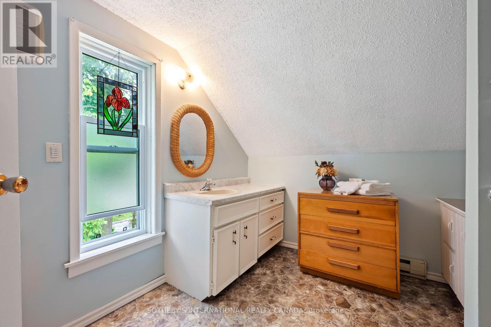 235 SPENCE STREET - 30