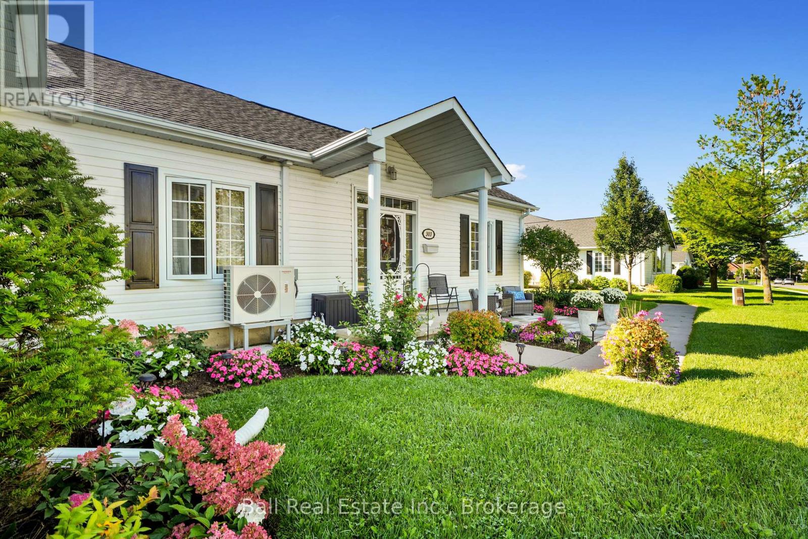 #303 1055 BIRCHWOOD TRAIL - 12
