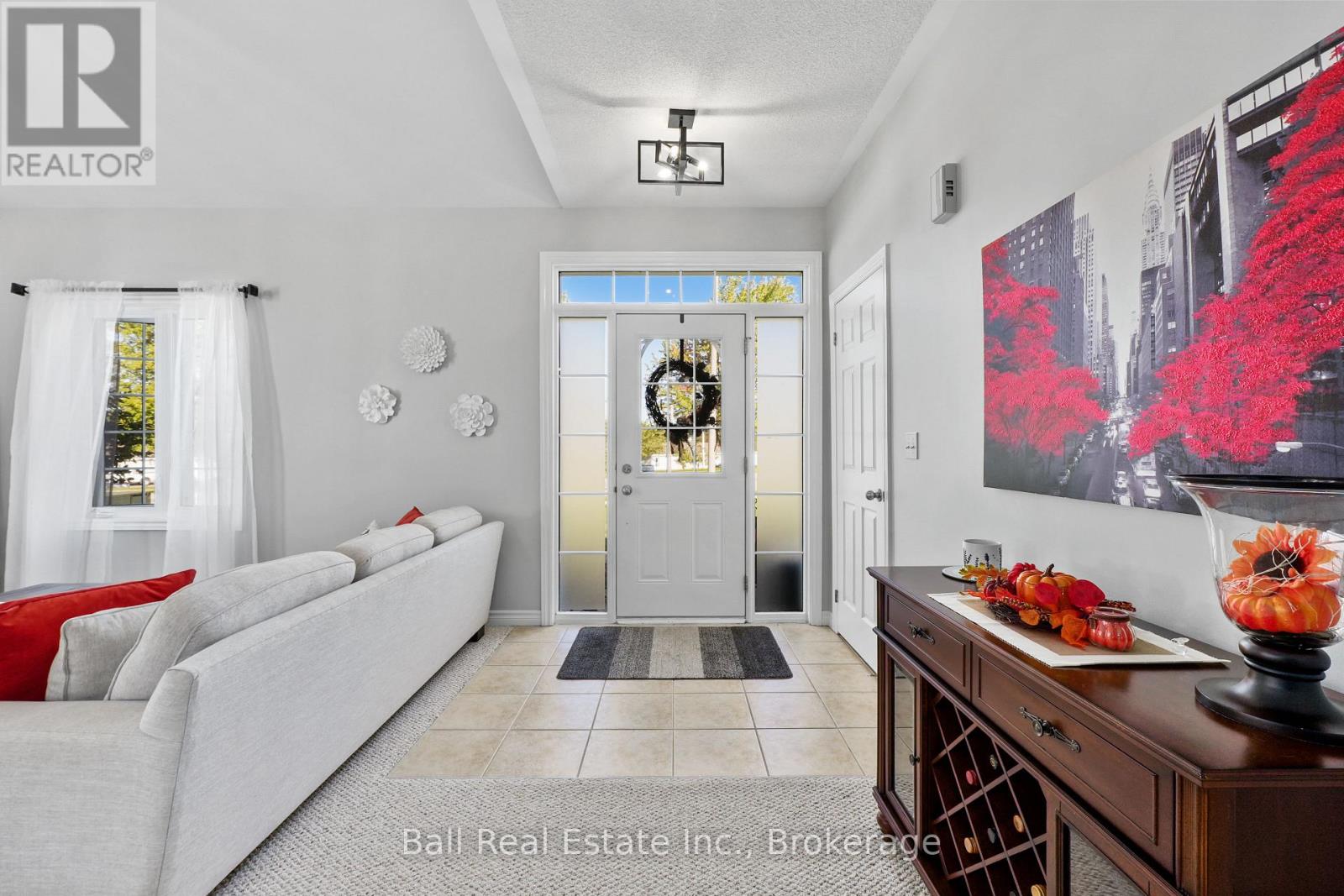 #303 1055 BIRCHWOOD TRAIL - 17