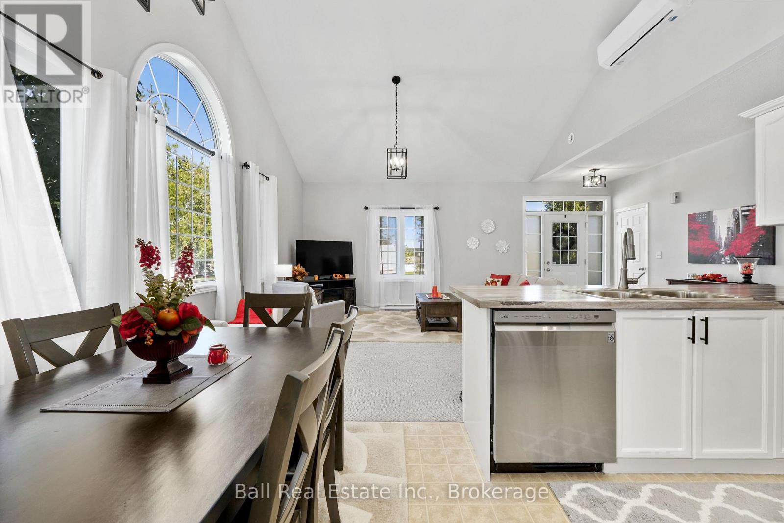 #303 1055 BIRCHWOOD TRAIL - 37