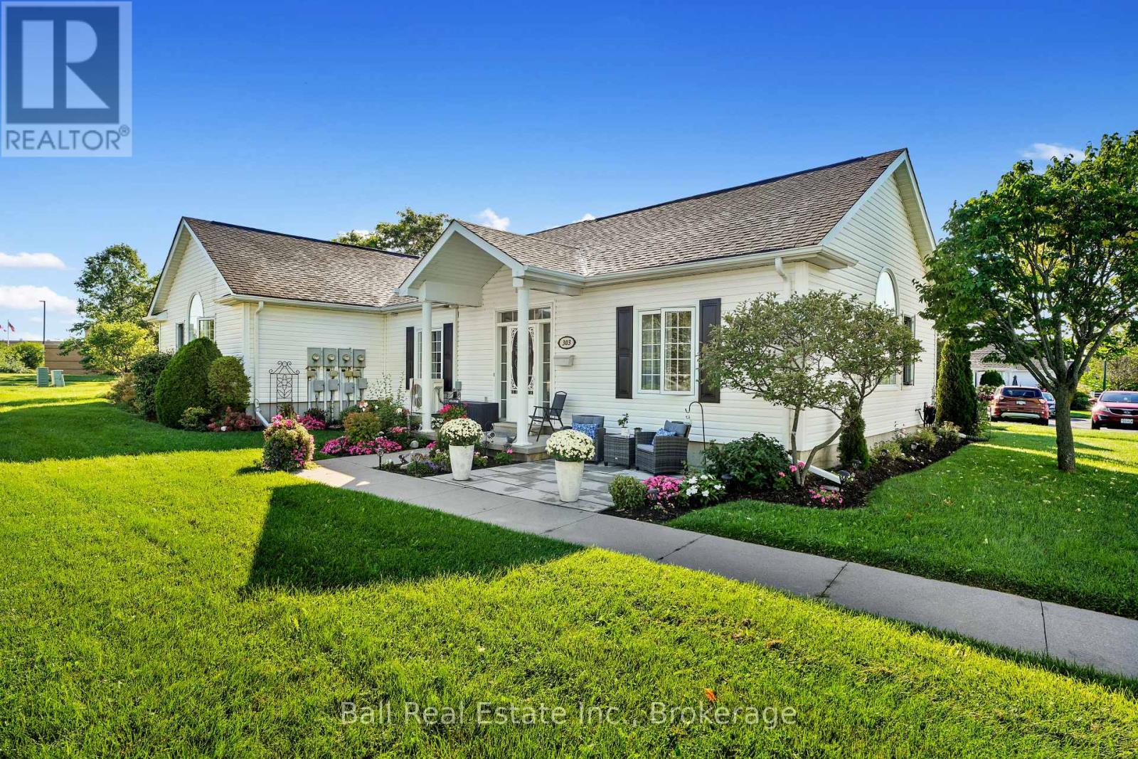 #303 1055 BIRCHWOOD TRAIL - 8