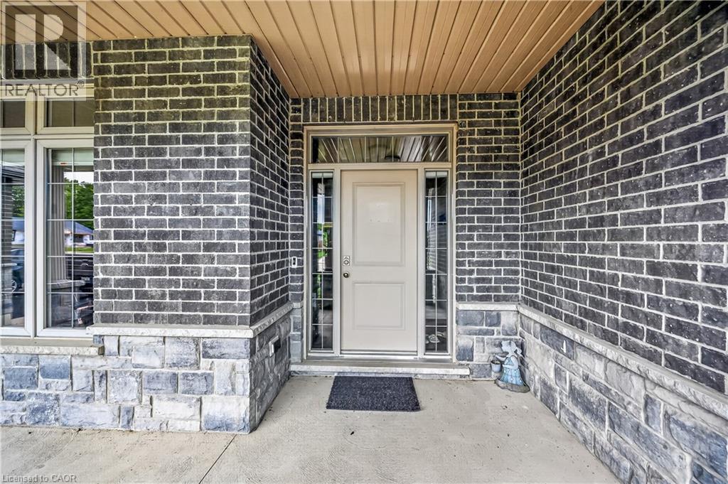 31 SYCAMORE Drive - Image 4
