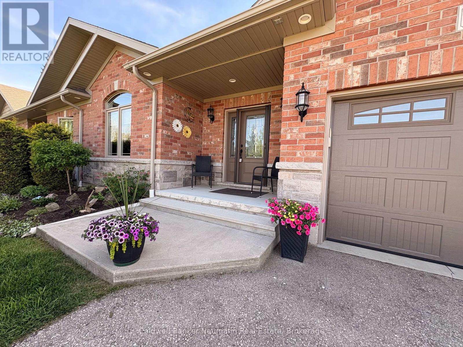 12 BROWN STREET S, Minto — photo 3