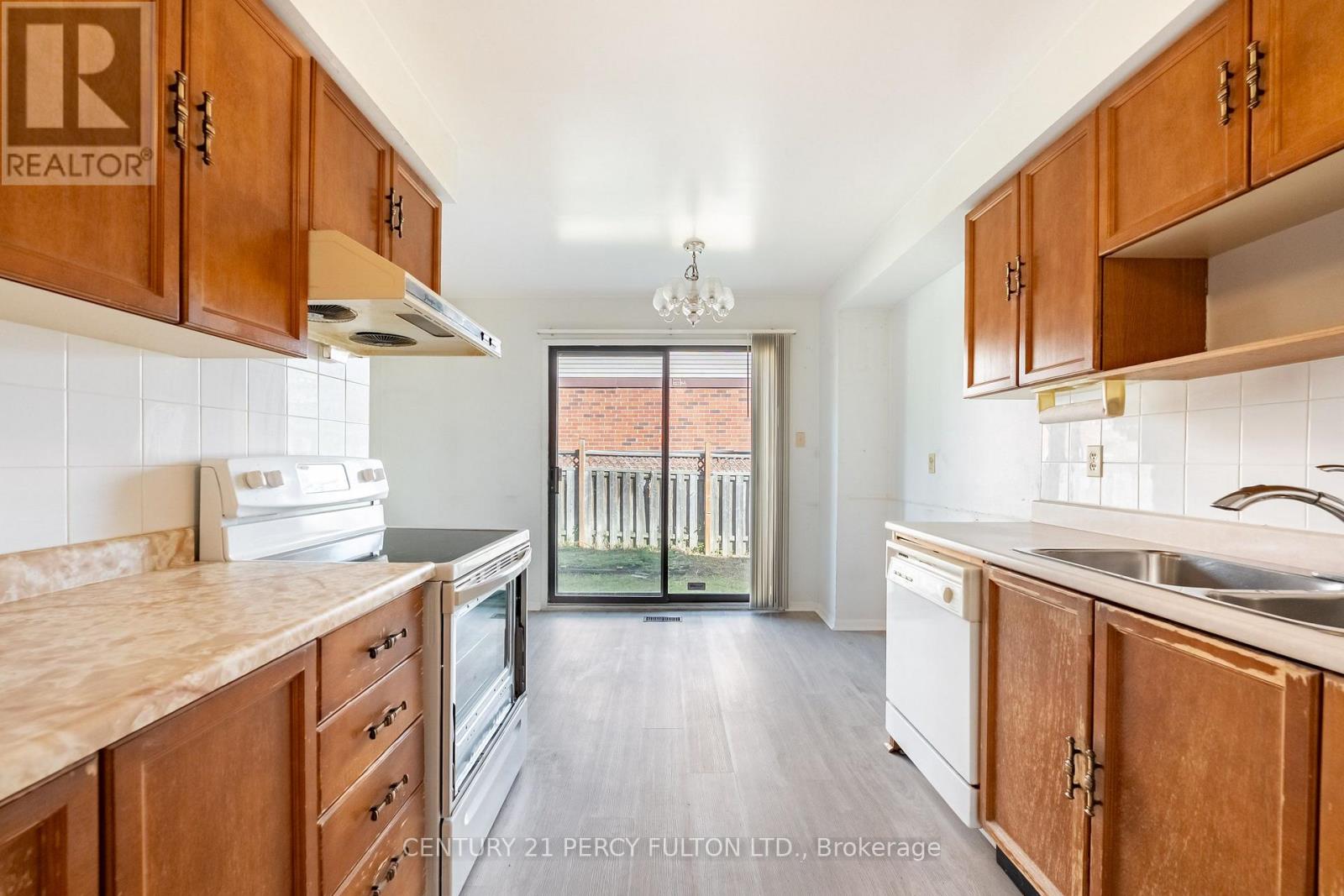 2 PENNYBROOK LANE - 11
