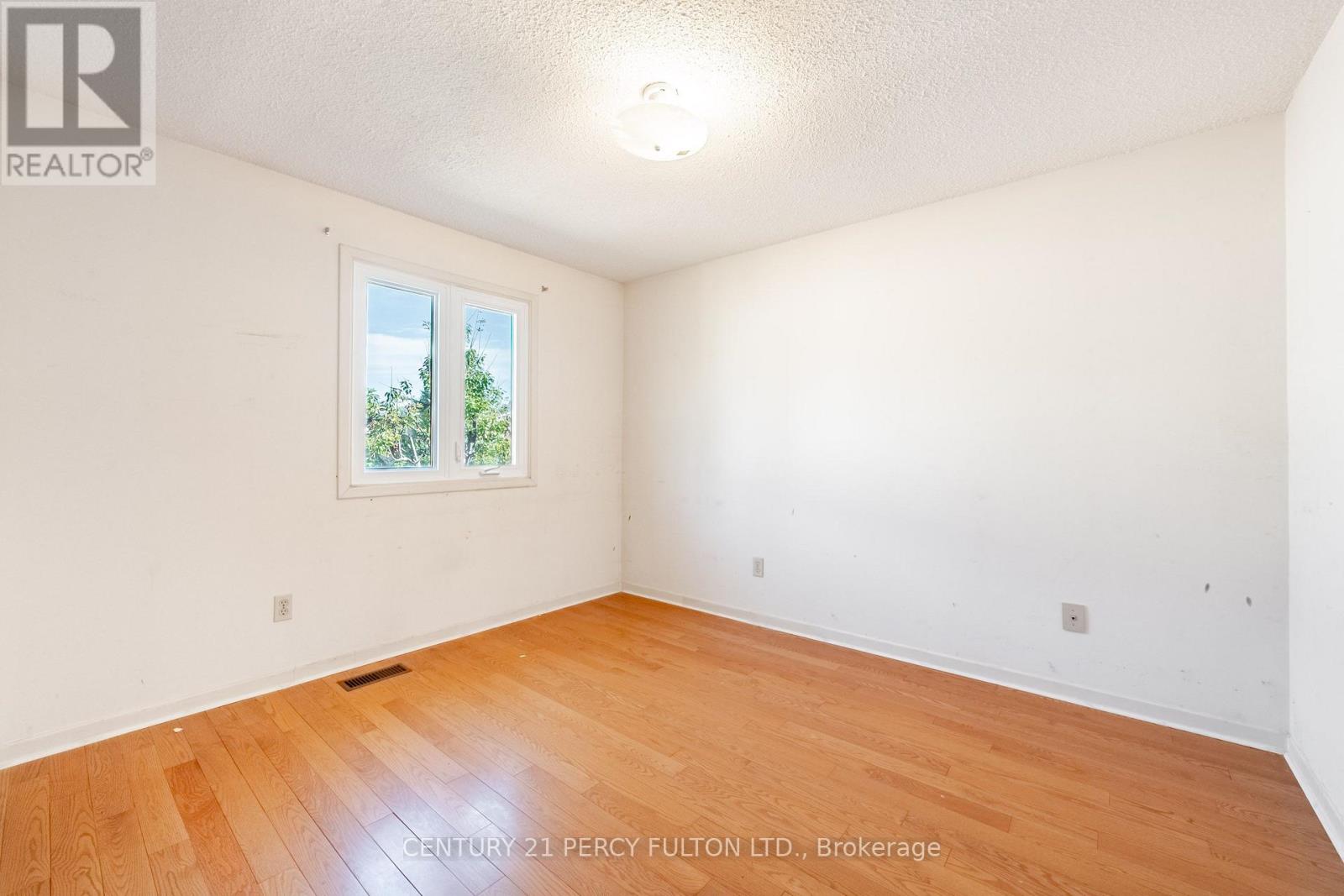 2 PENNYBROOK LANE - 23