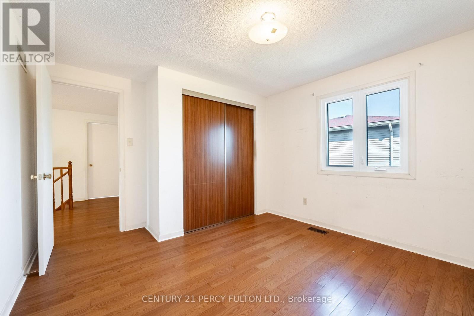 2 PENNYBROOK LANE - 25