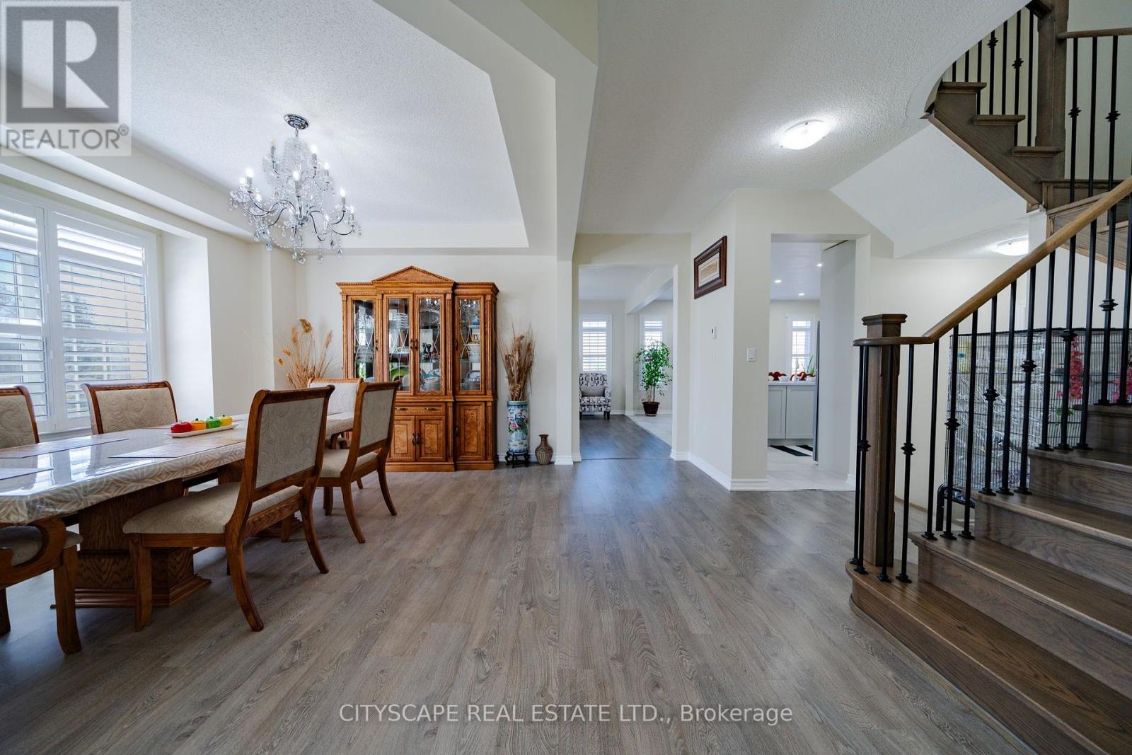 250 CROMBIE STREET - 12