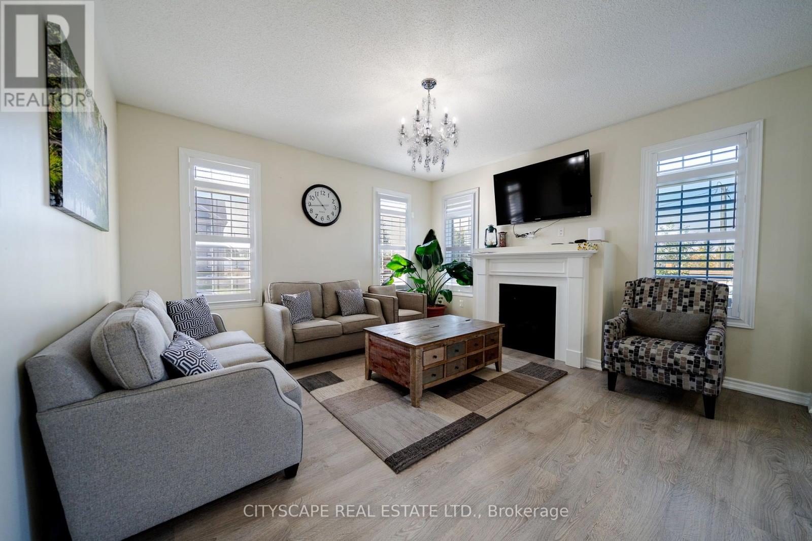 250 CROMBIE STREET - 15
