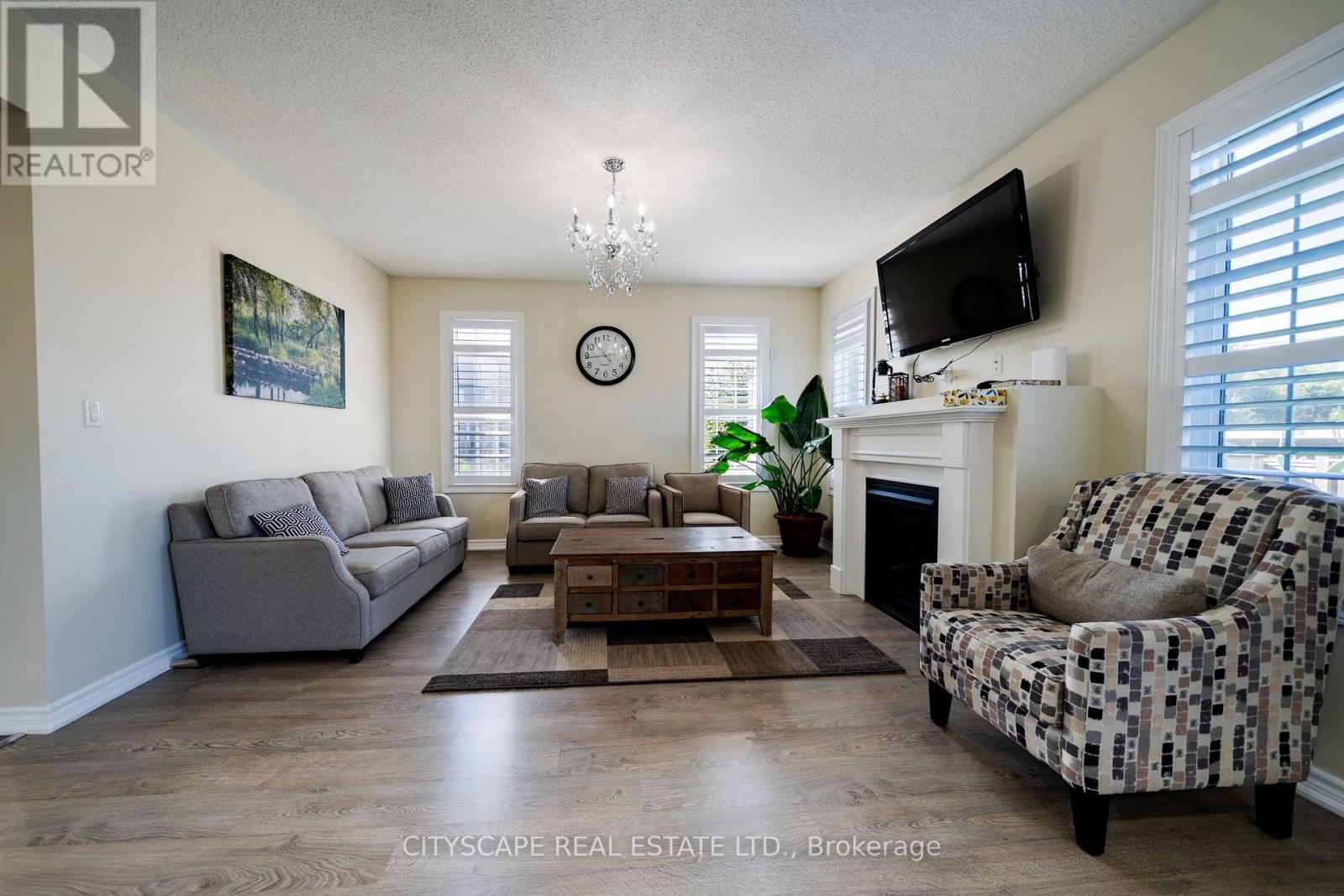250 CROMBIE STREET - 16