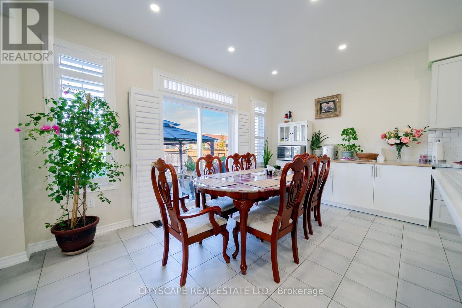 250 CROMBIE STREET - 19