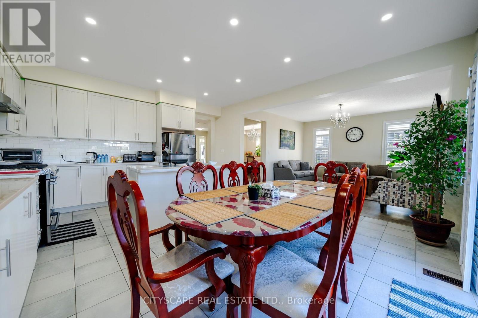 250 CROMBIE STREET - 20