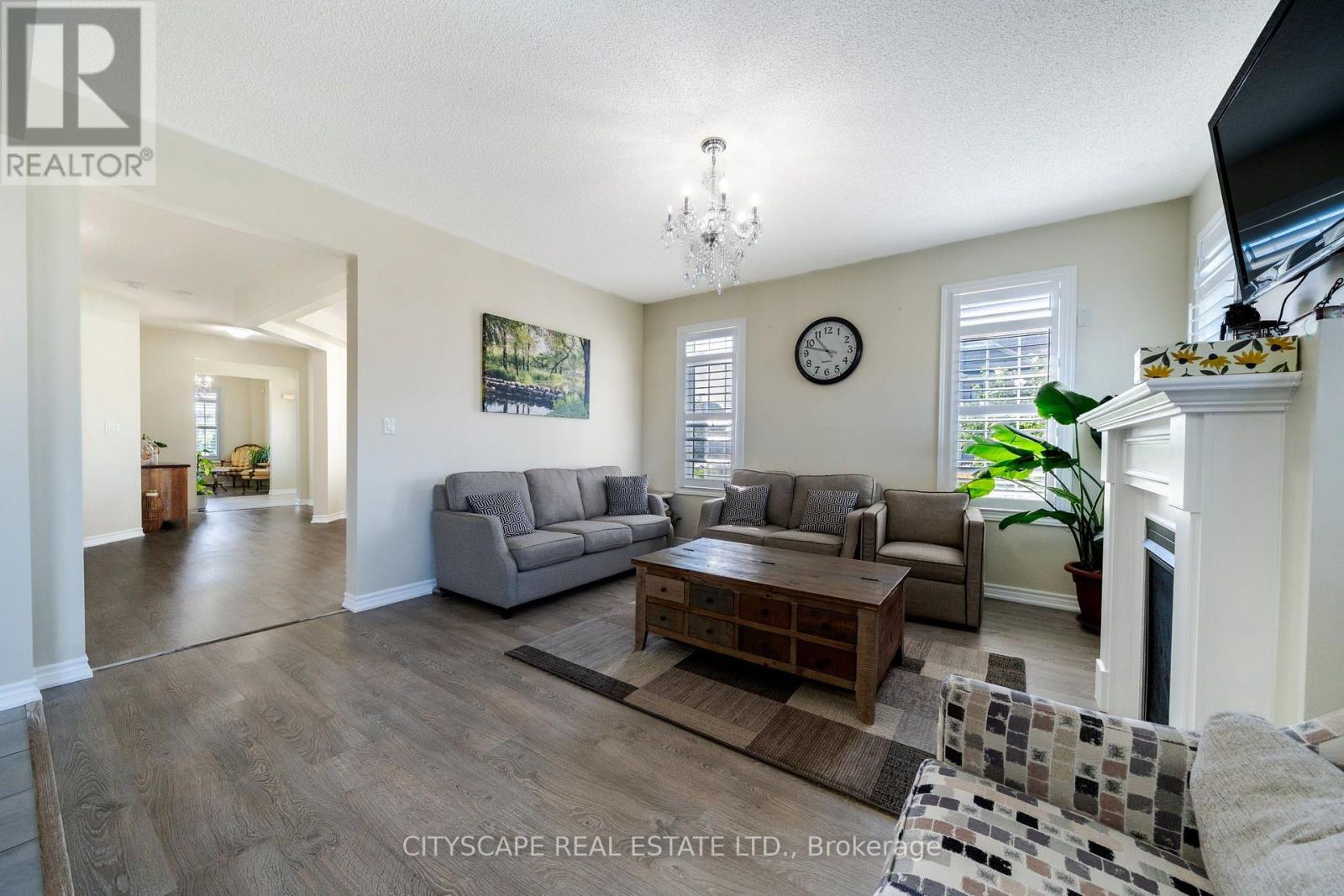 250 CROMBIE STREET - 21