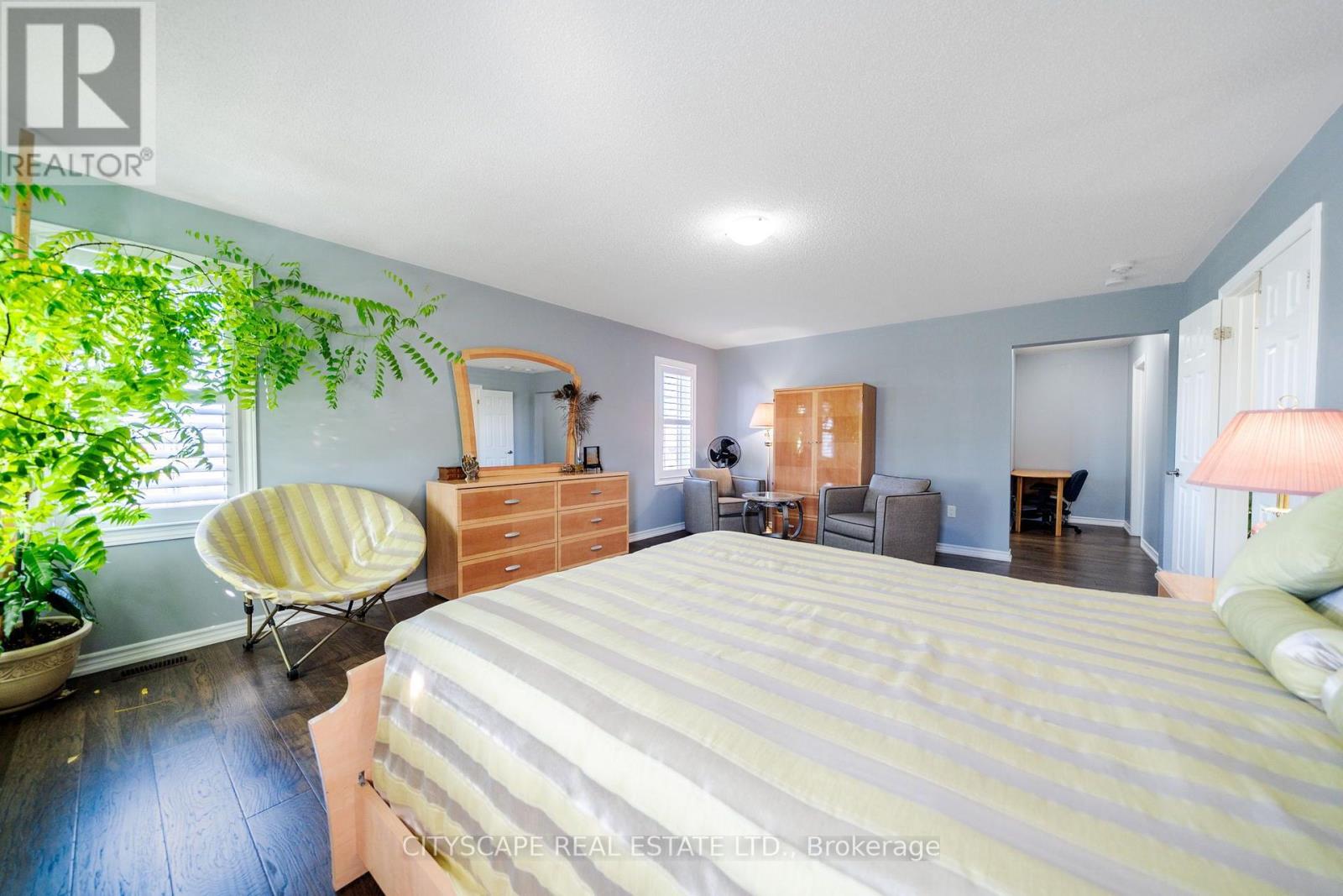 250 CROMBIE STREET - 30