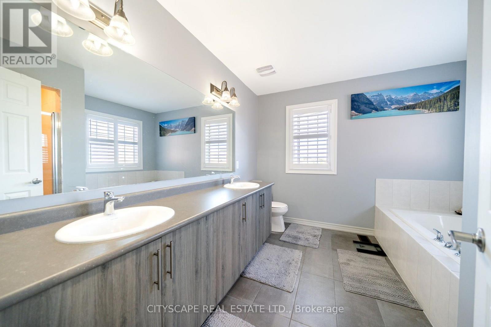 250 CROMBIE STREET - 31