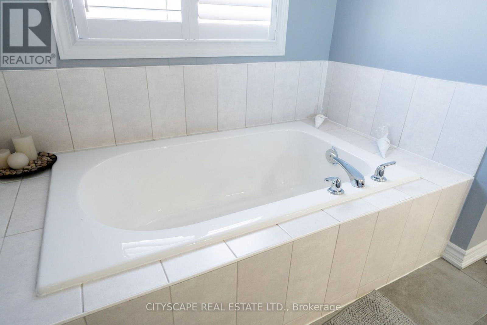 250 CROMBIE STREET - 33