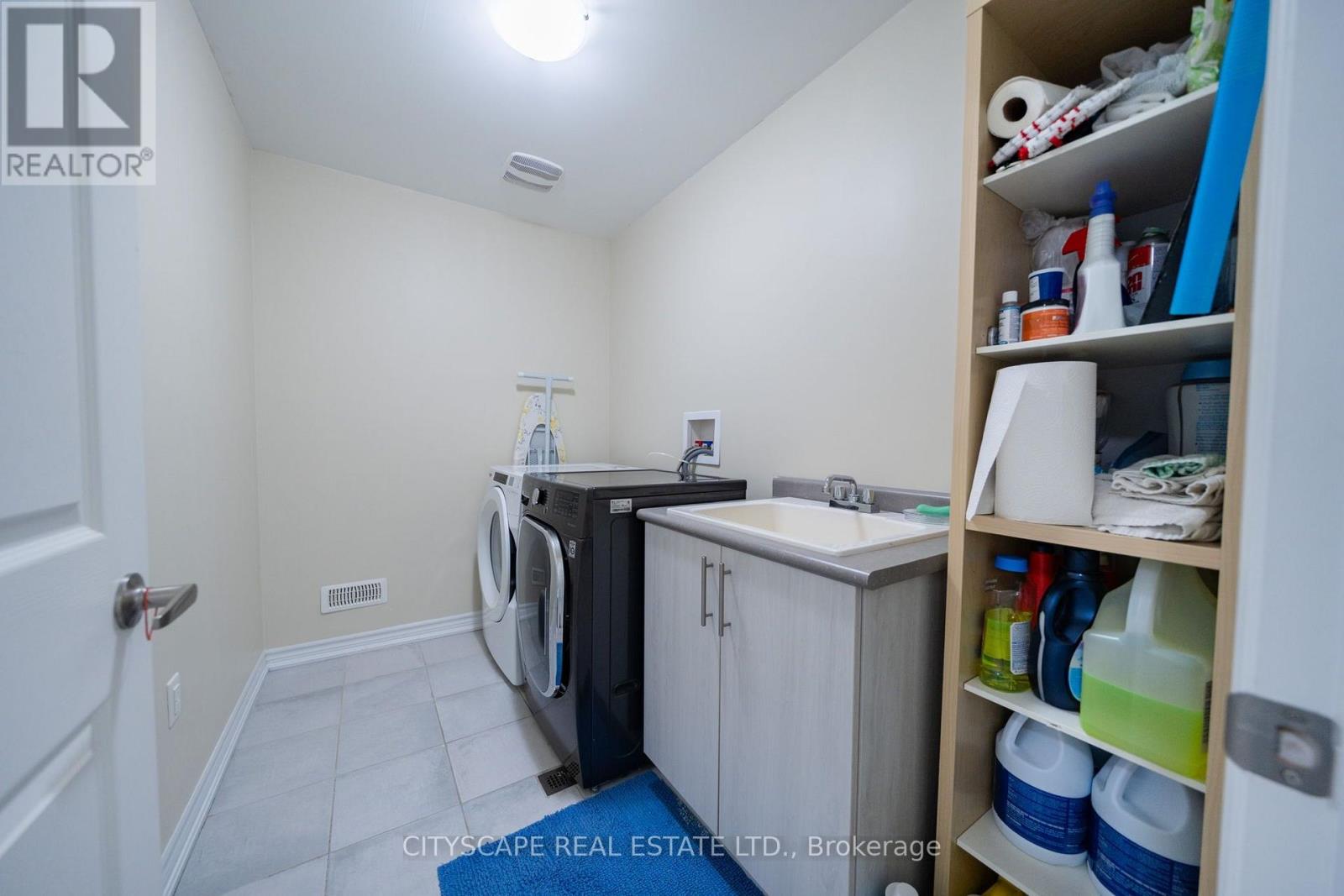 250 CROMBIE STREET - 45