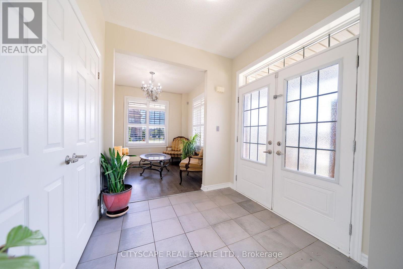 250 CROMBIE STREET, Clarington (Bowmanville) — photo 8