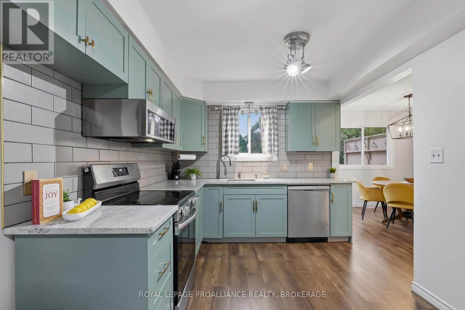 690 DAVIS DRIVE - 10