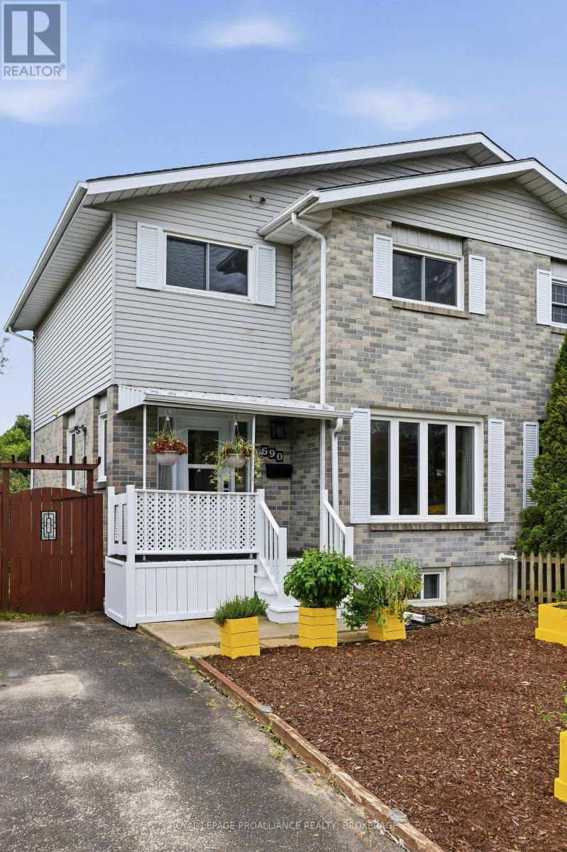 690 DAVIS DRIVE - 4