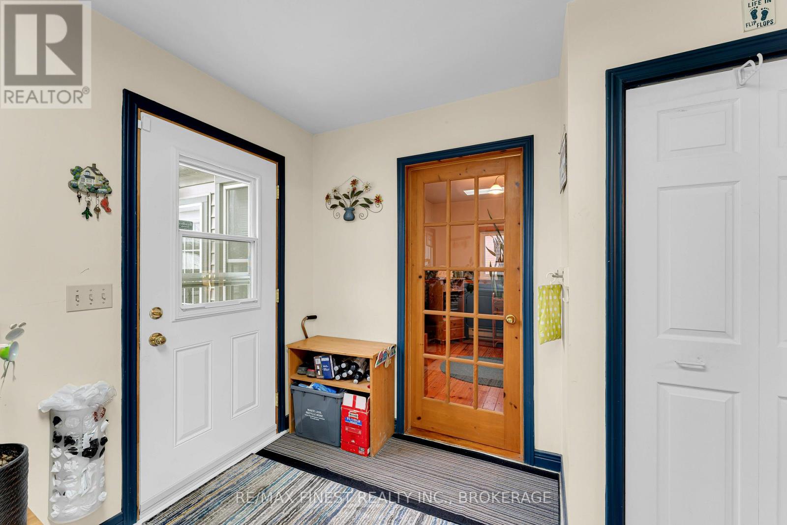580 MACDONNELL STREET - 21
