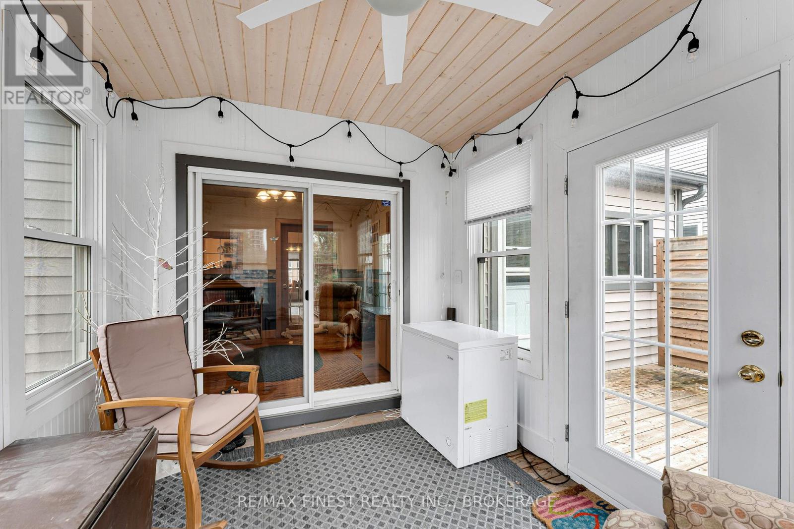 580 MACDONNELL STREET - 23