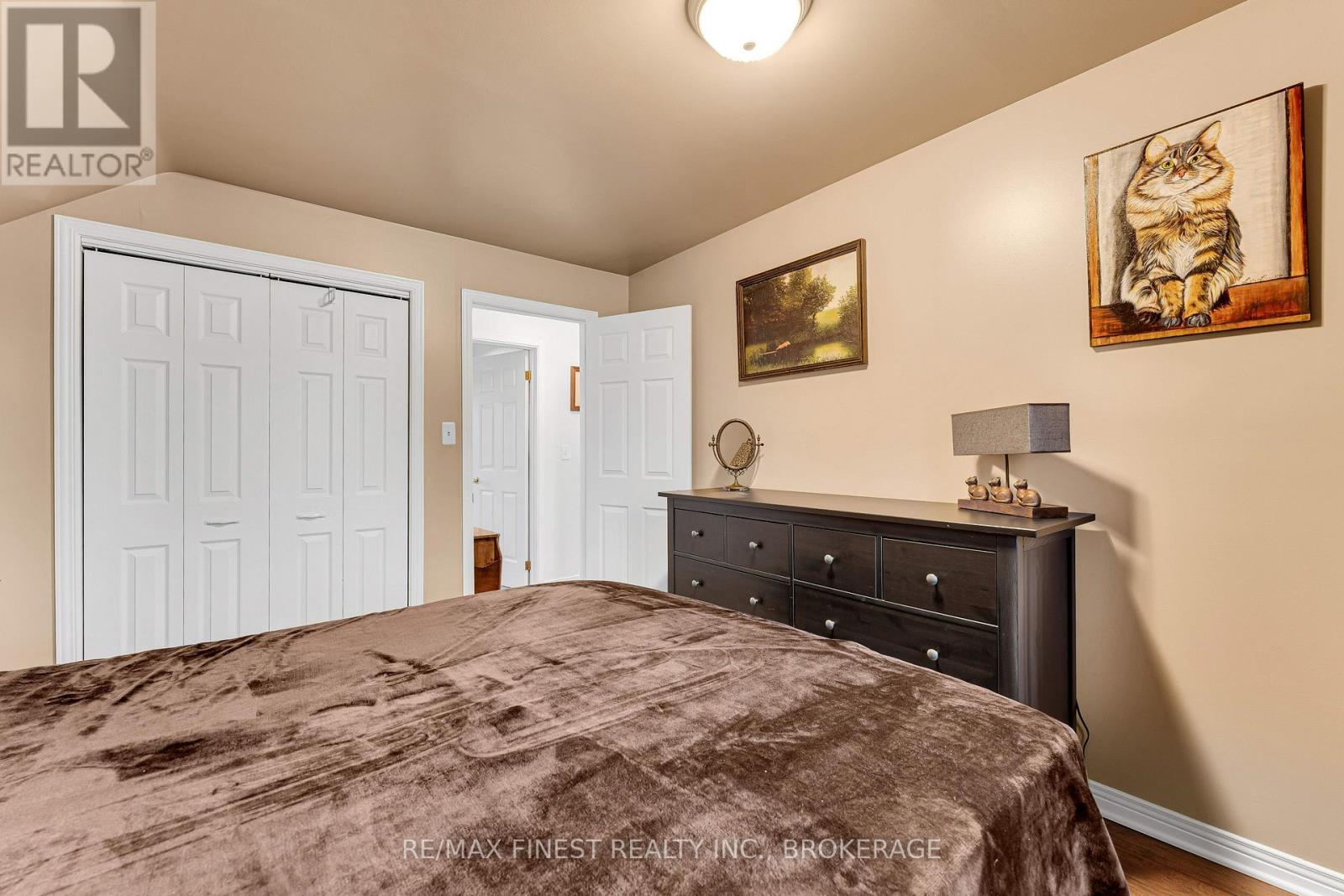 580 MACDONNELL STREET - Image 32