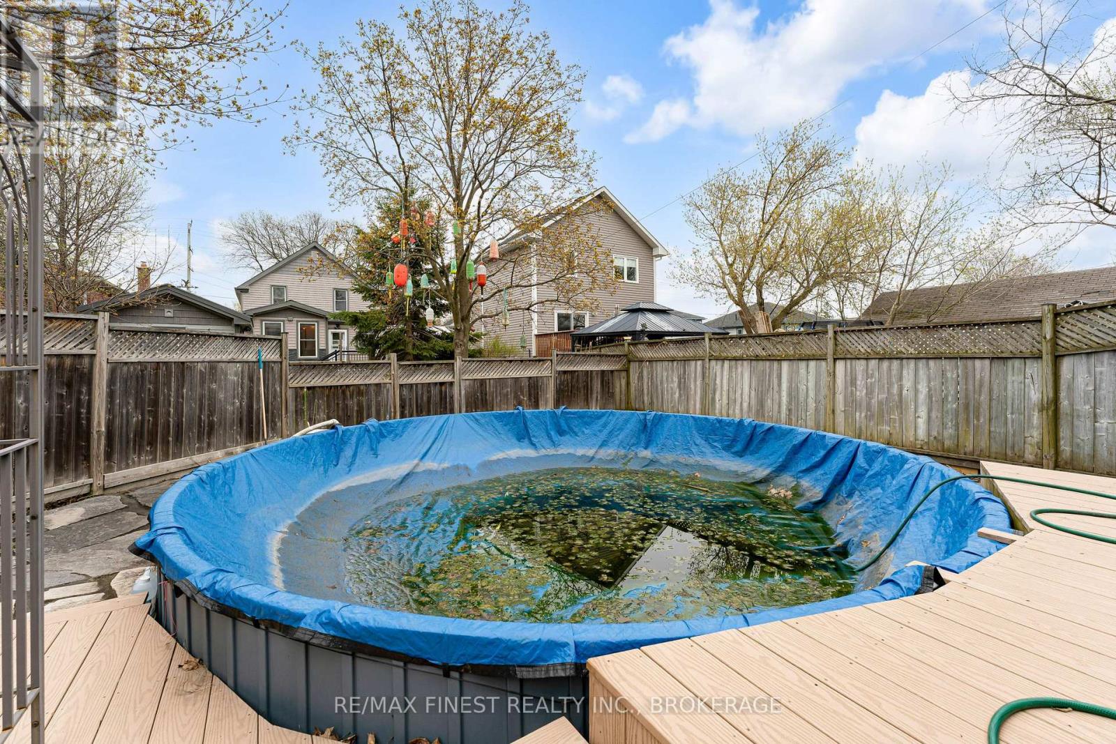 580 MACDONNELL STREET - 45