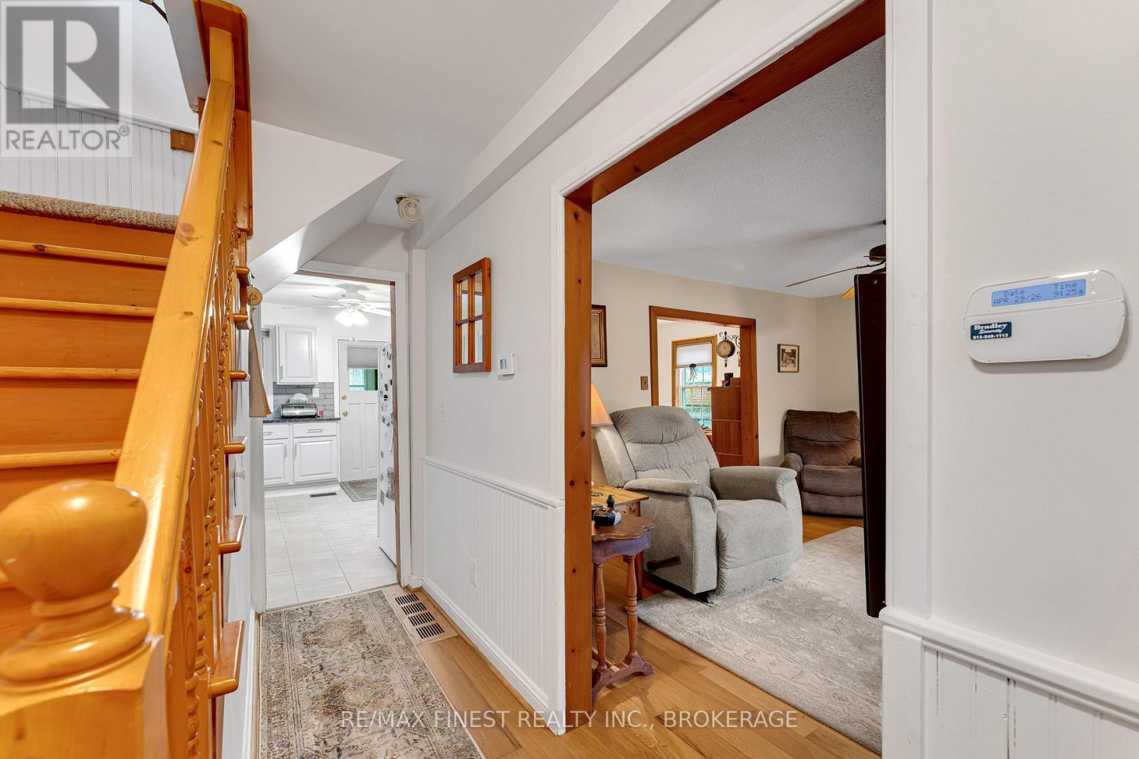 580 MACDONNELL STREET - 8