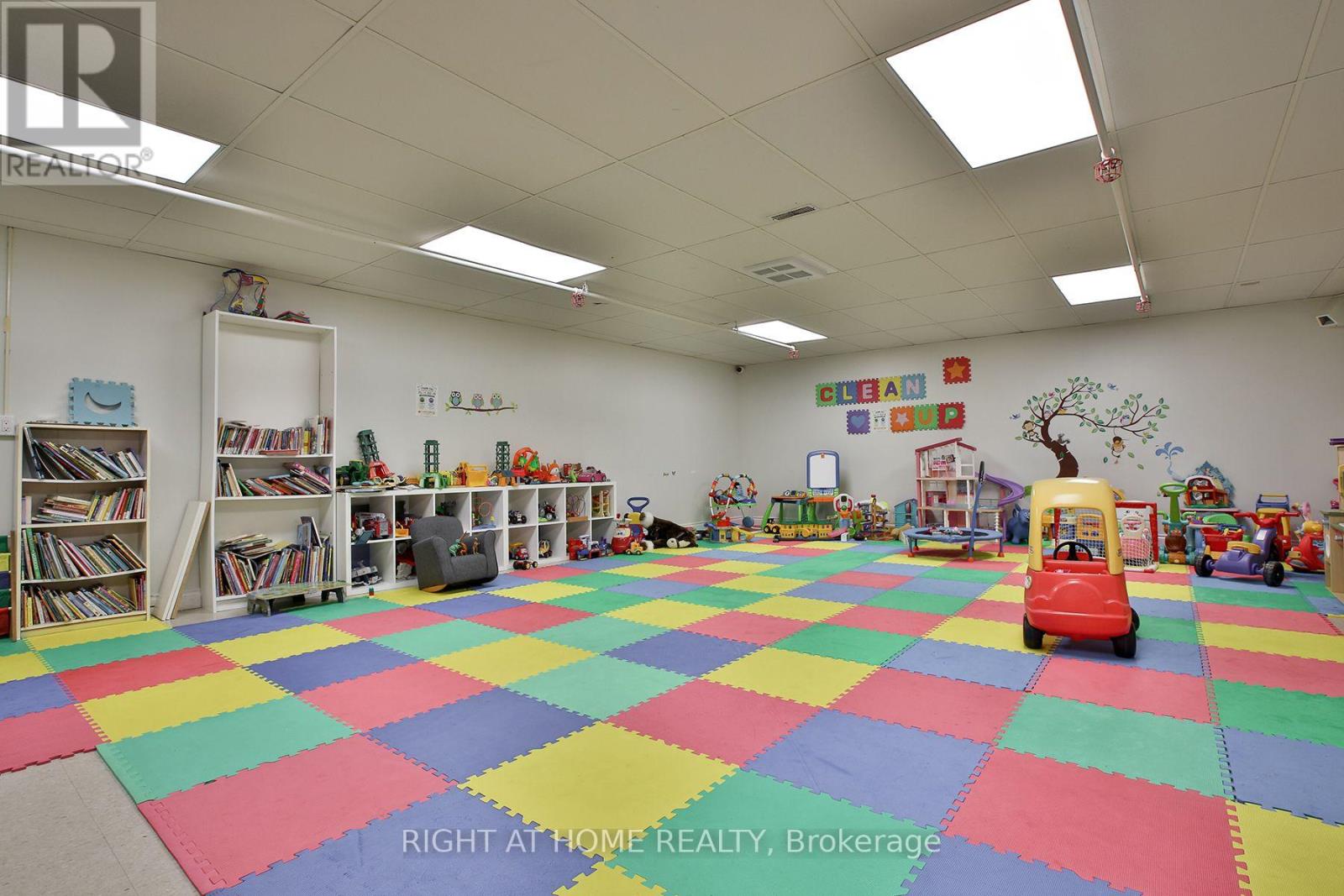 #2606 33 HARBOUR SQUARE - Image 32