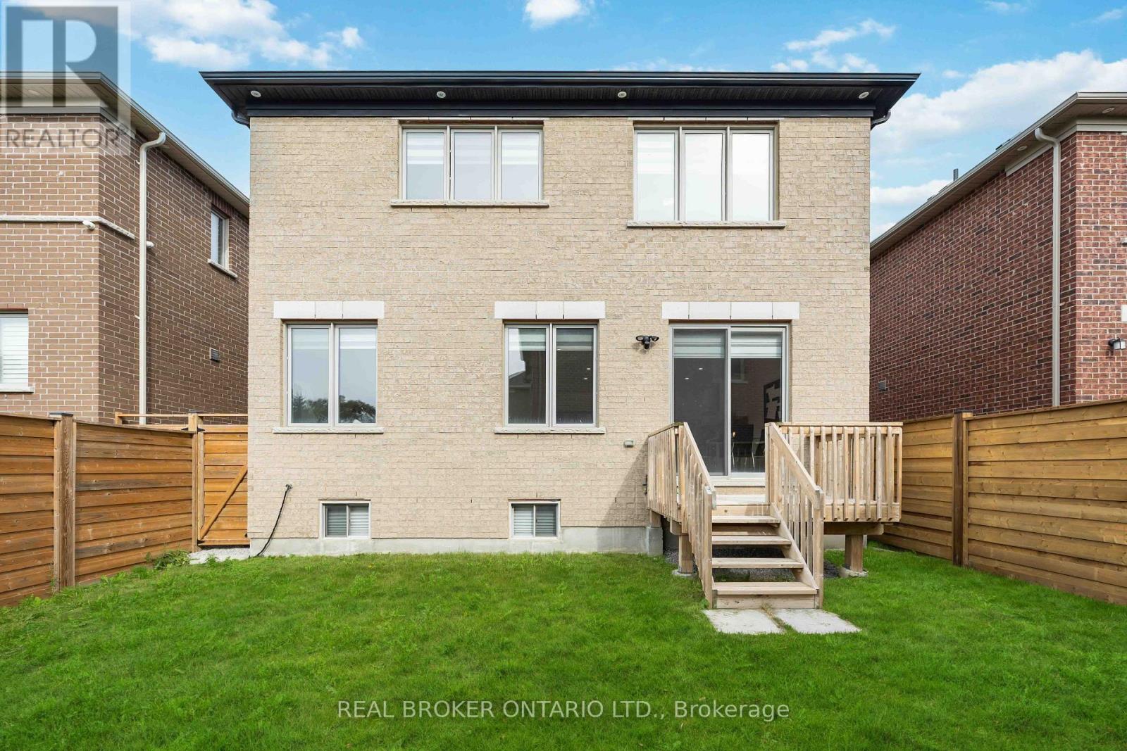 12 SEEDLING CRESCENT - 33