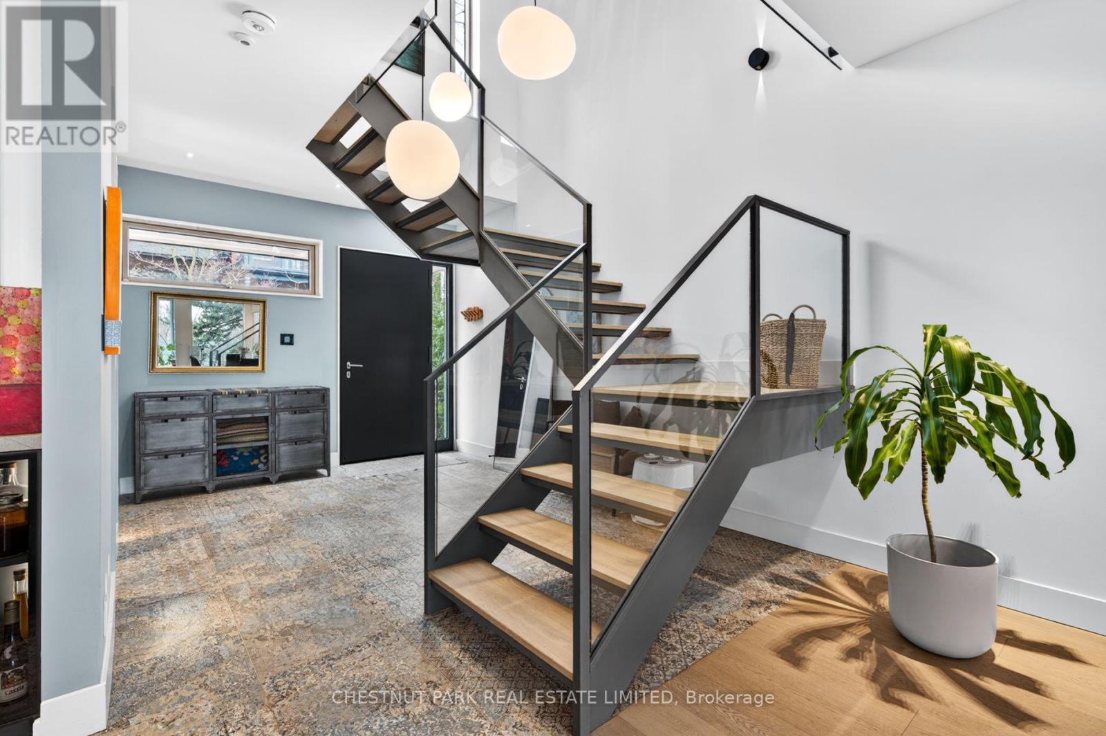 MAIN RESIDENCE - 15 ALBEMARLE AVENUE, Toronto (North Riverdale) — photo 5