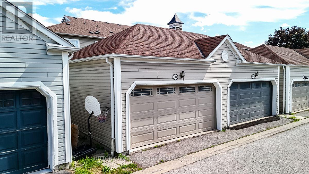 918 AUDLEY ROAD S - 33
