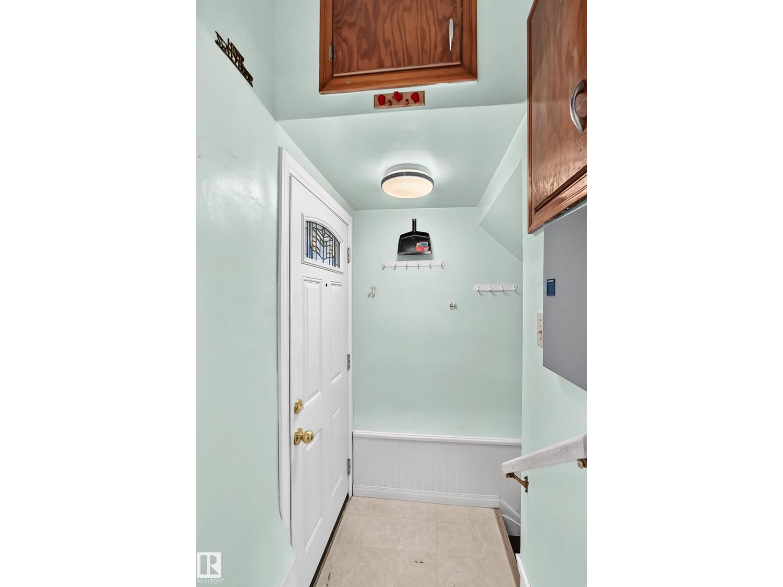 4523 52 AV - Image 22