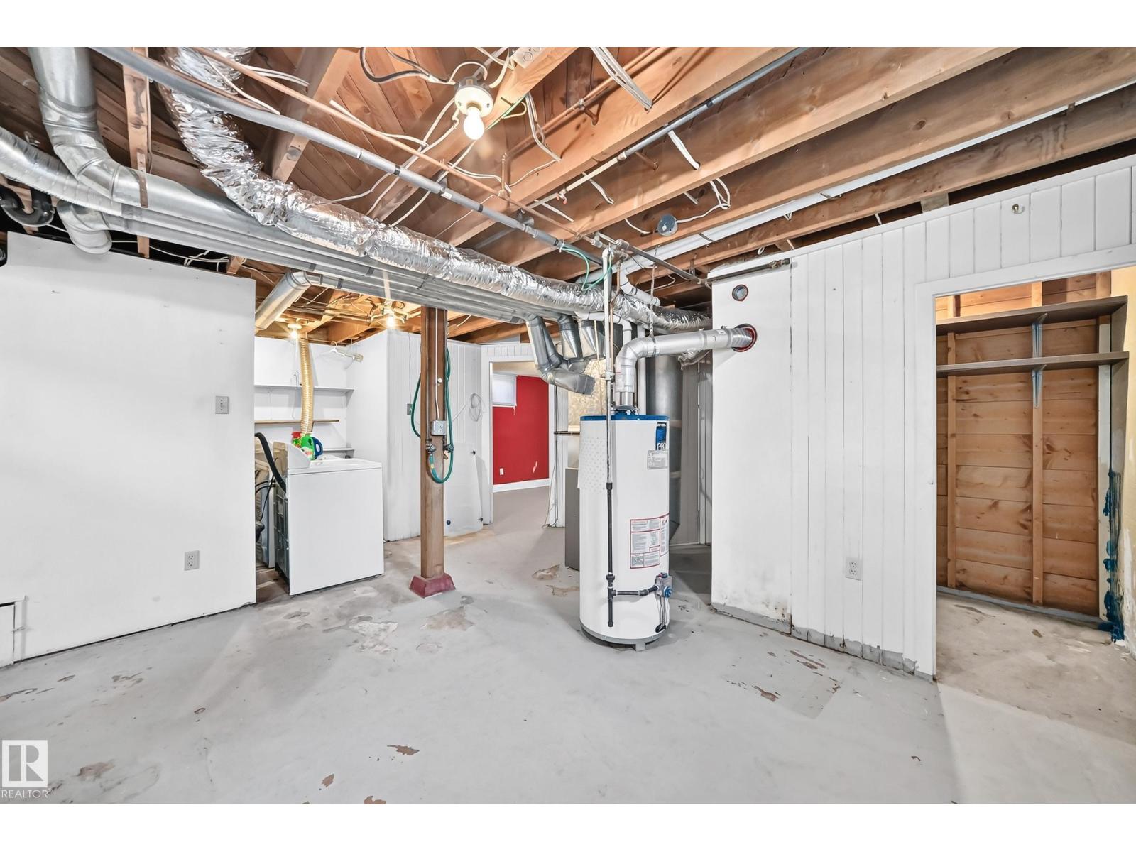 4523 52 AV - Image 30