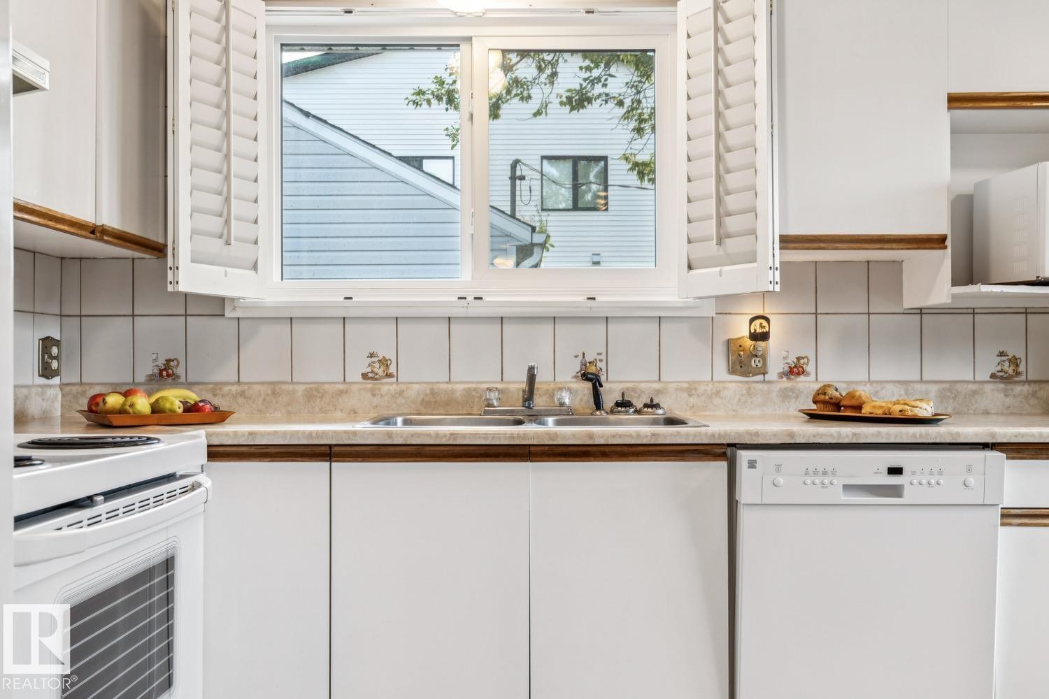 10522 151 ST NW - 11