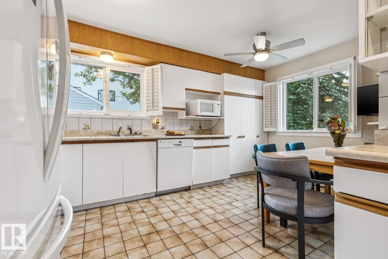 10522 151 ST NW - 12
