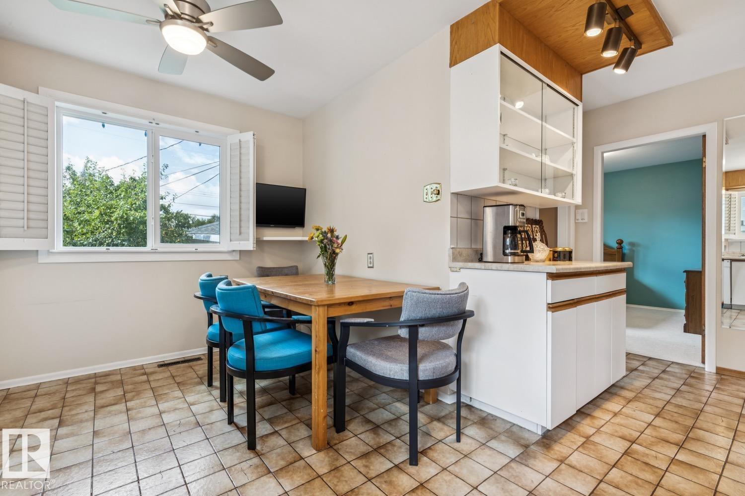10522 151 ST NW - 17