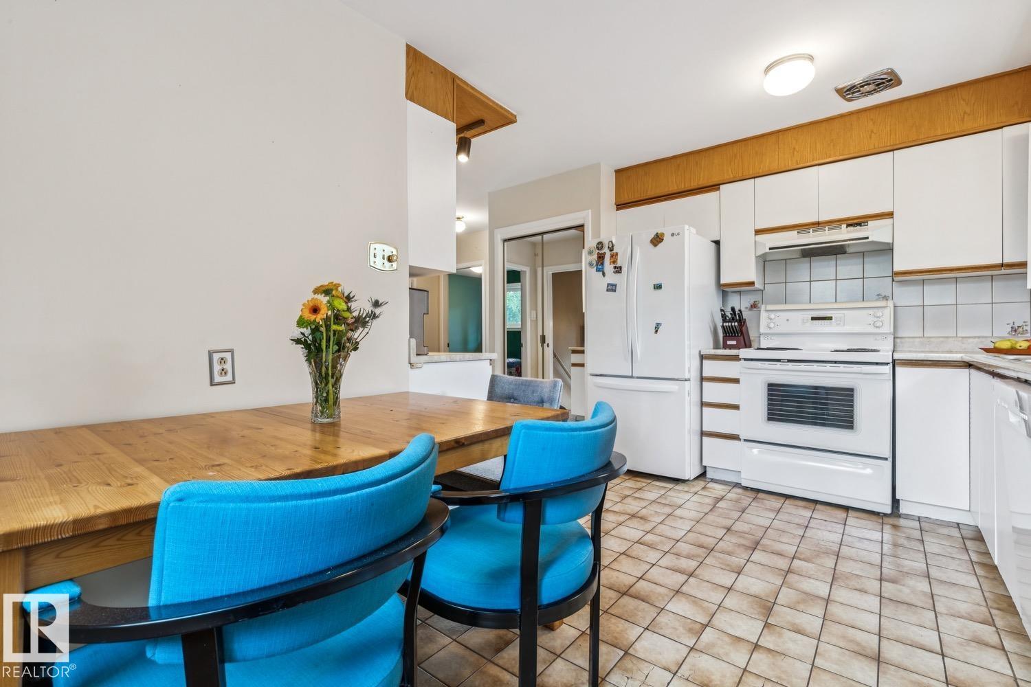10522 151 ST NW - 18