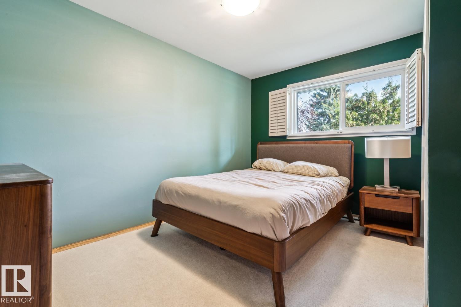 10522 151 ST NW - 20