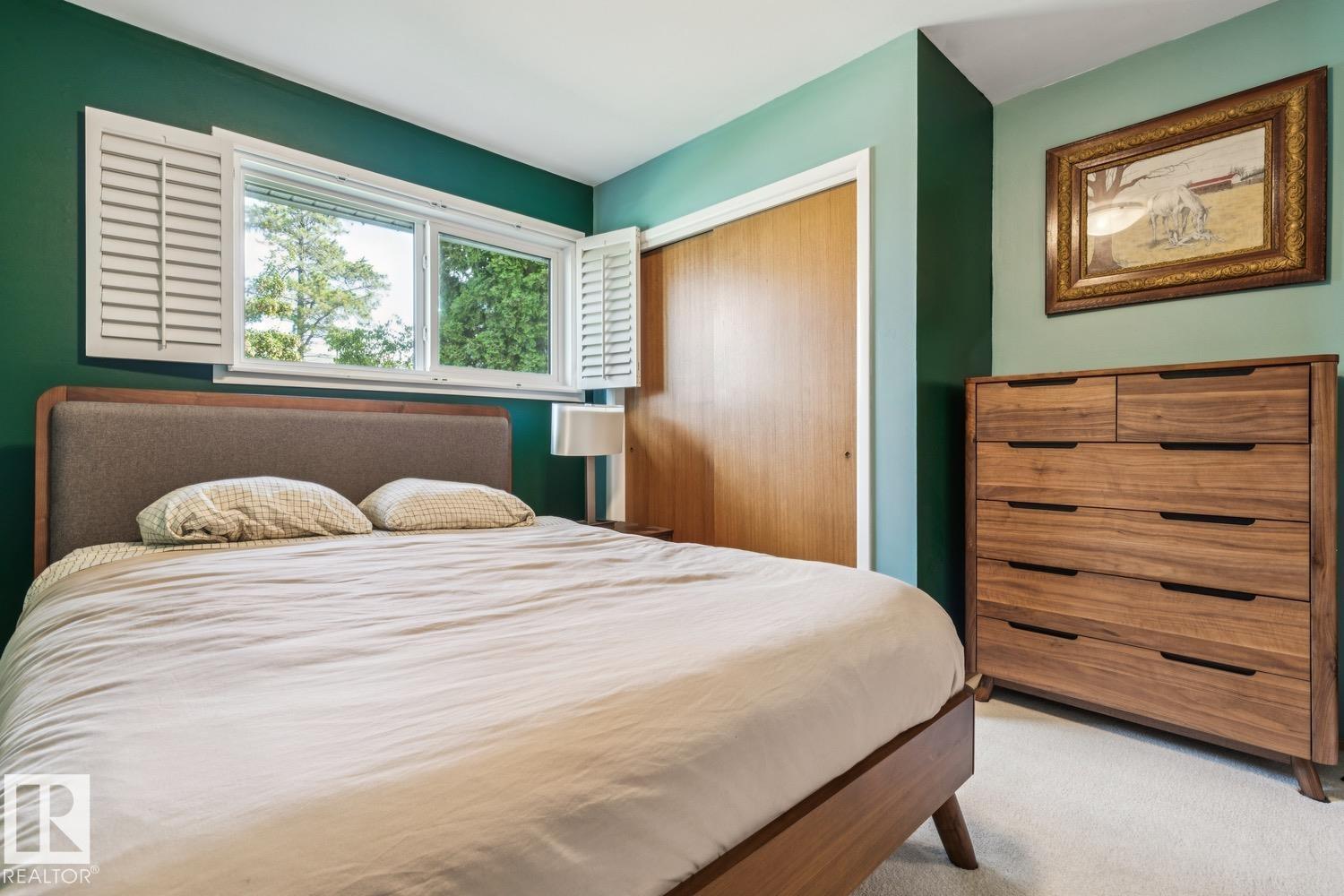 10522 151 ST NW - 21