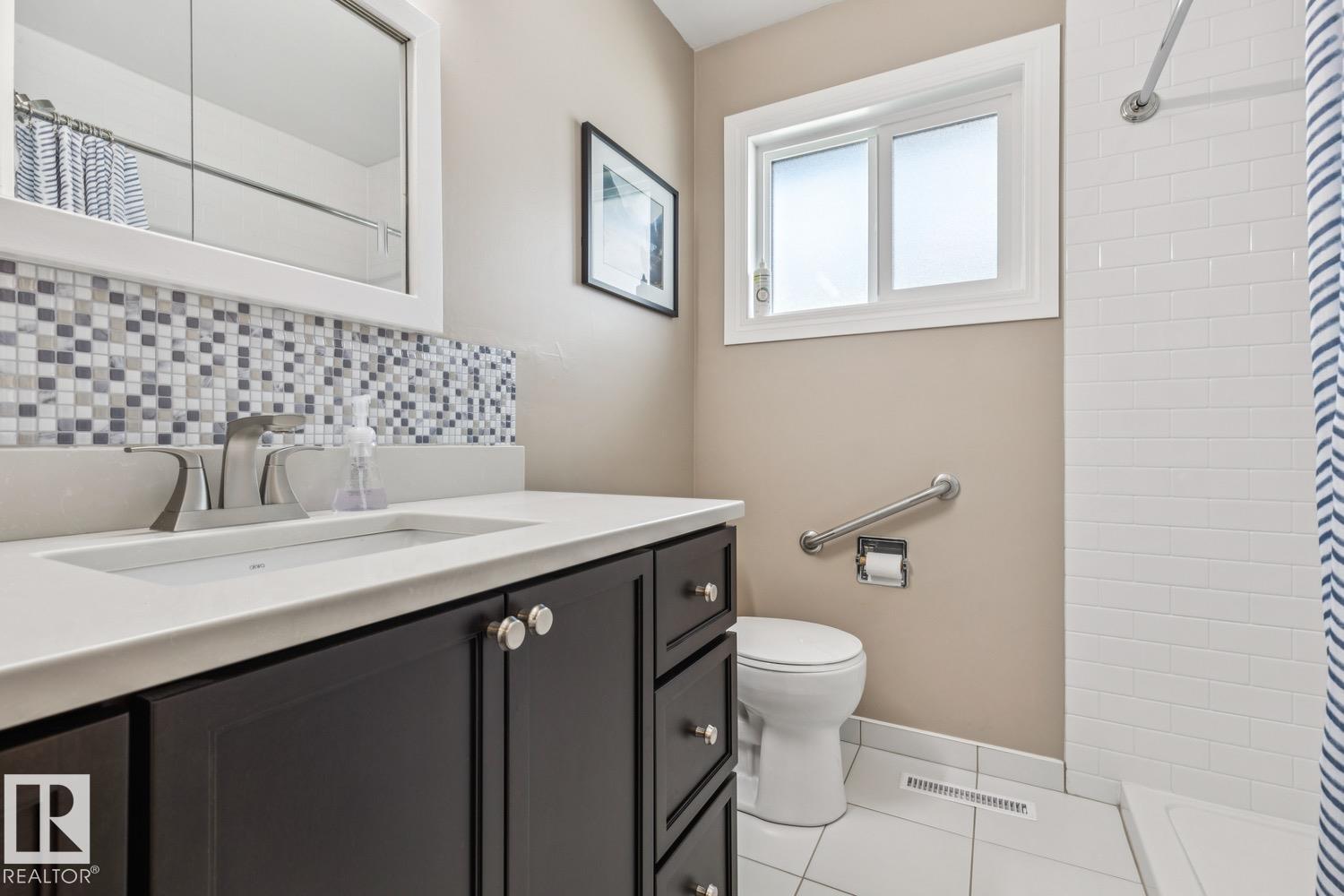 10522 151 ST NW - 22