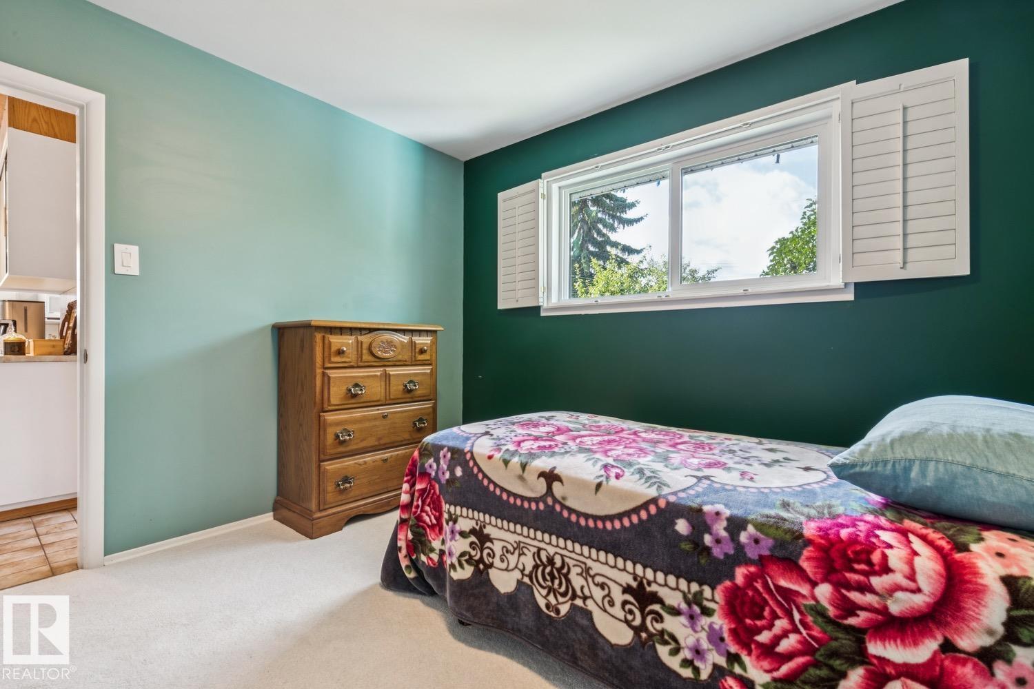 10522 151 ST NW - 24