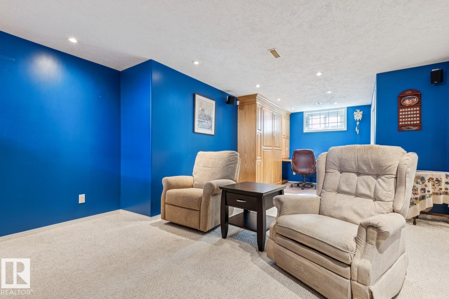 10522 151 ST NW - 28