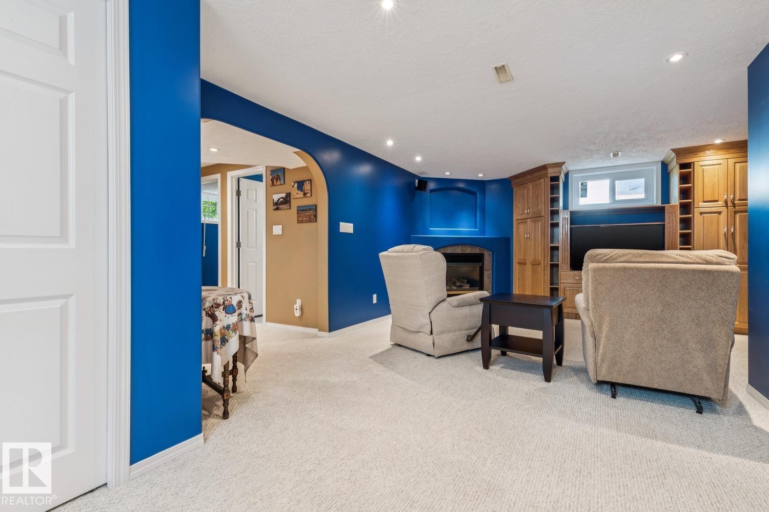 10522 151 ST NW - 29