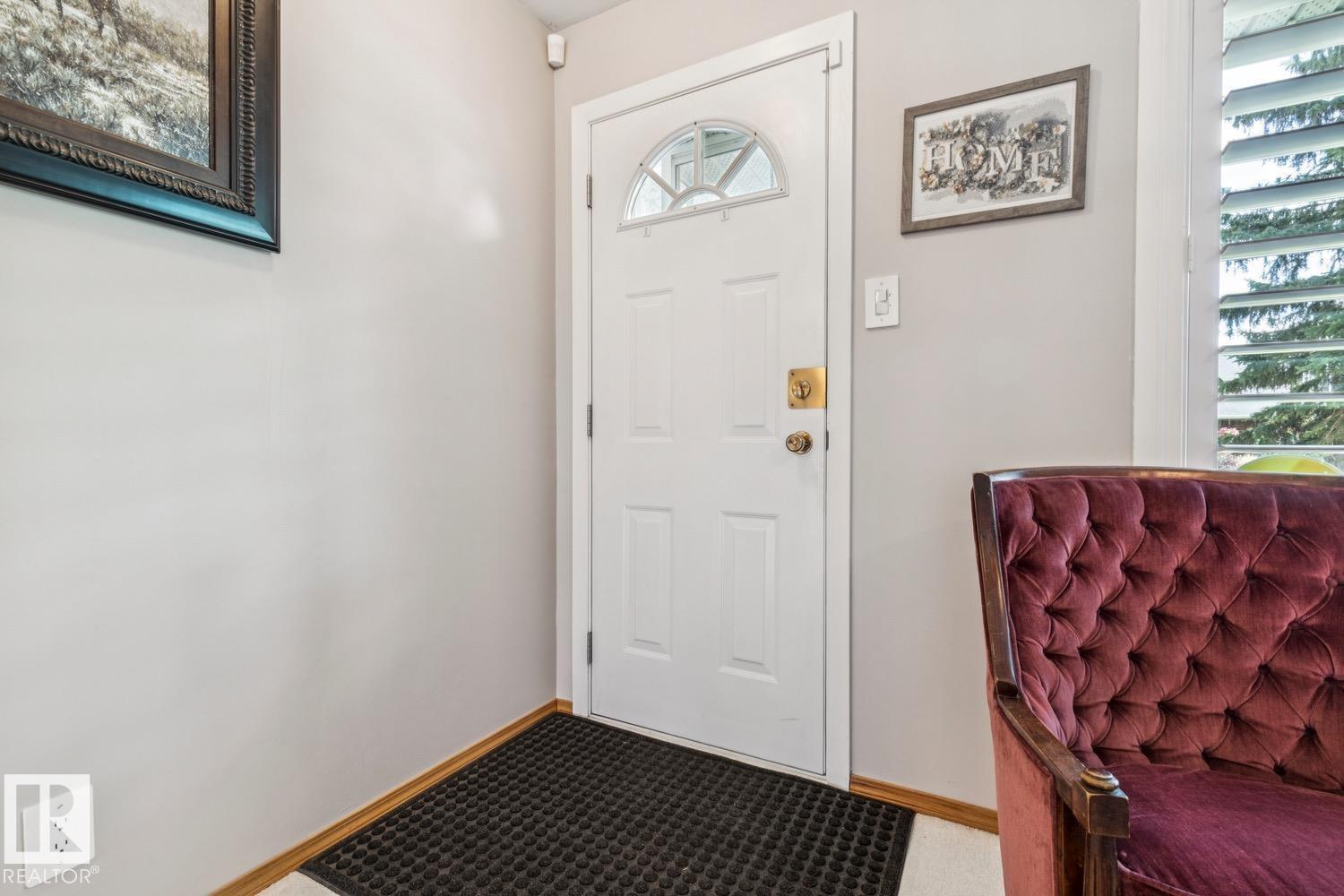 10522 151 ST NW - 3