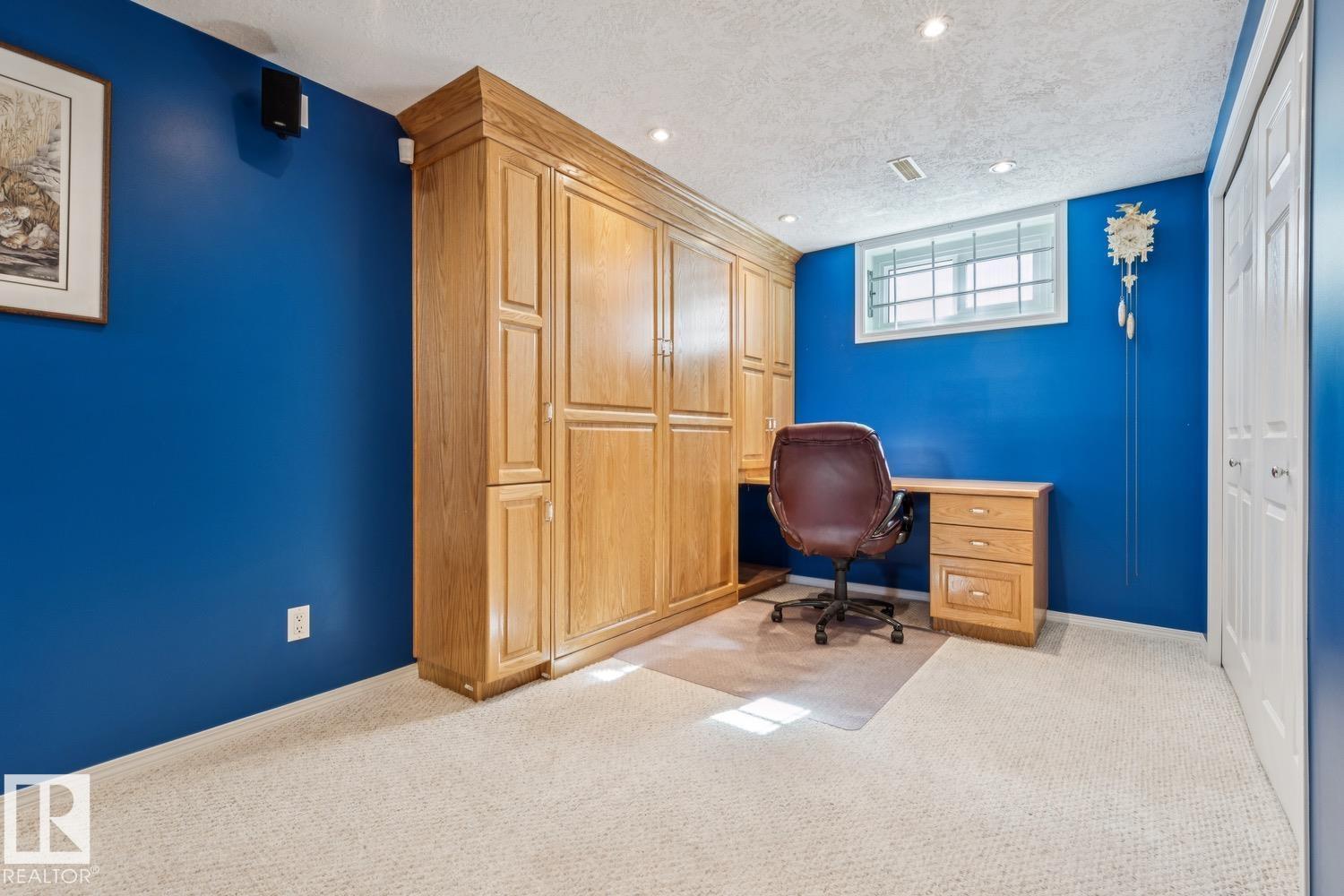 10522 151 ST NW - 31