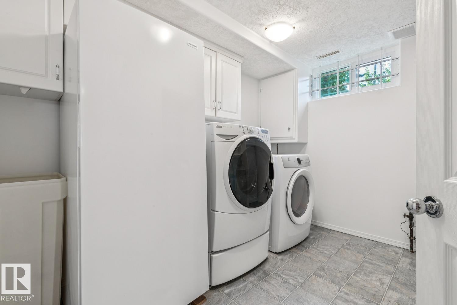 10522 151 ST NW - 36