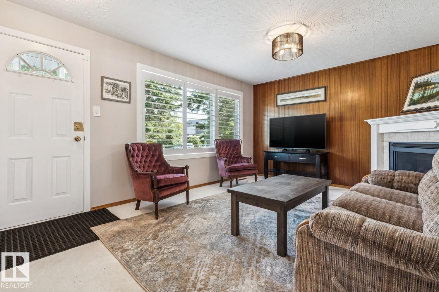 10522 151 ST NW - 4