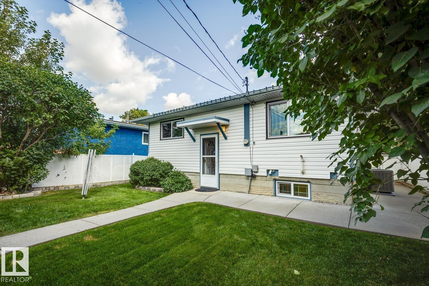 10522 151 ST NW - 40