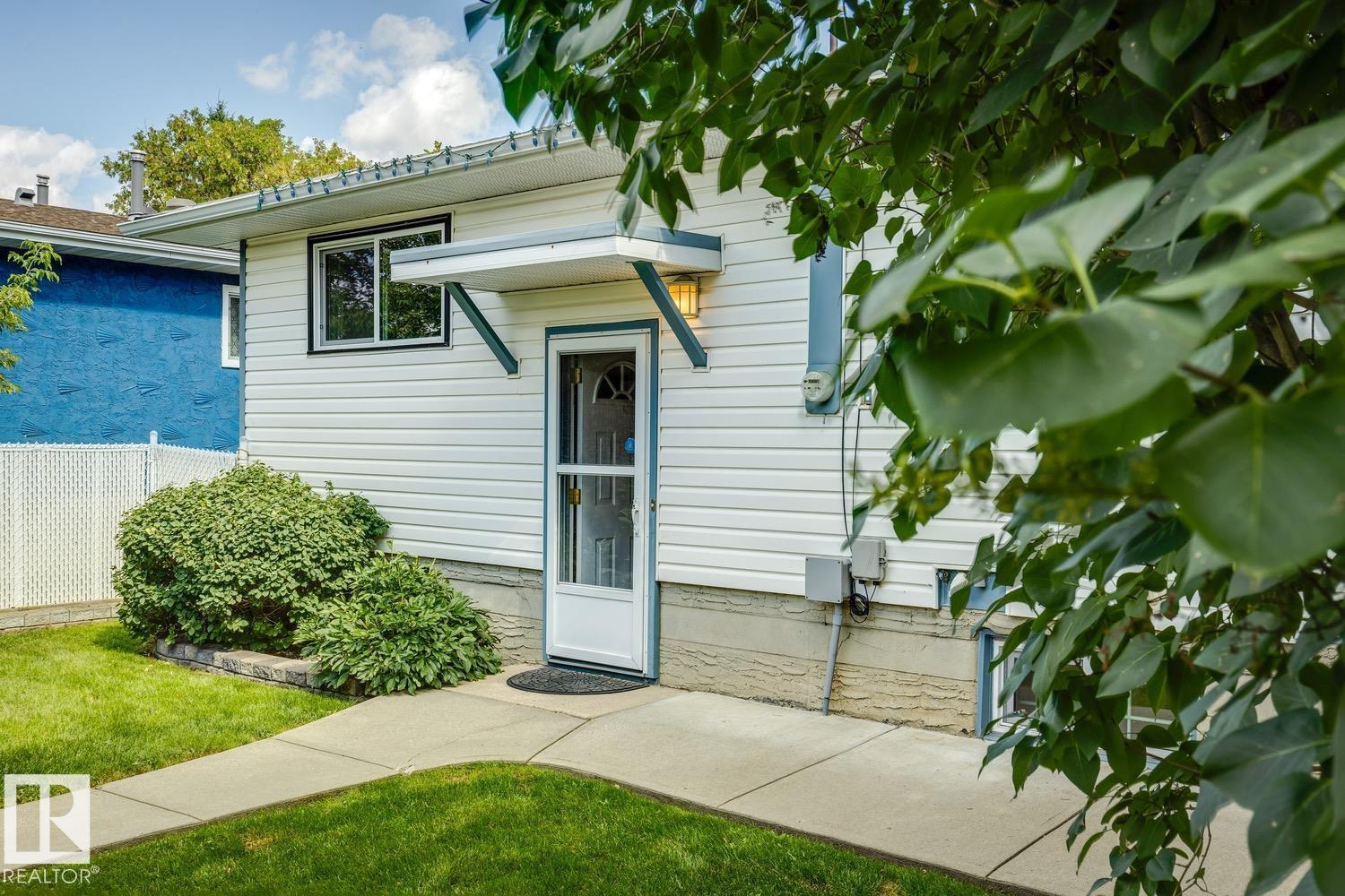 10522 151 ST NW - 42